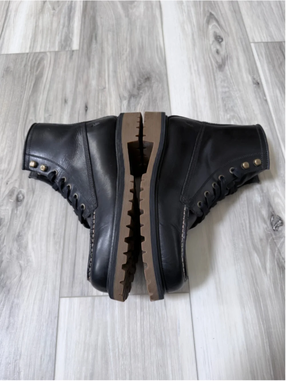 Frye Men’s Black Leather Moc Toe Lace Up Boots Size 7 Lug Sole